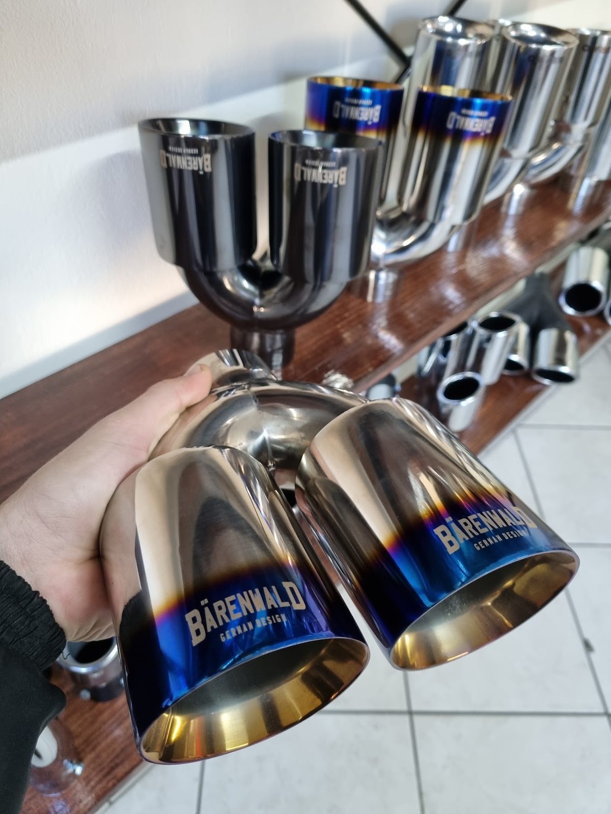 Ponteiras de escapamento esportivas em aço inox disponíveis na Bravo Auto Center